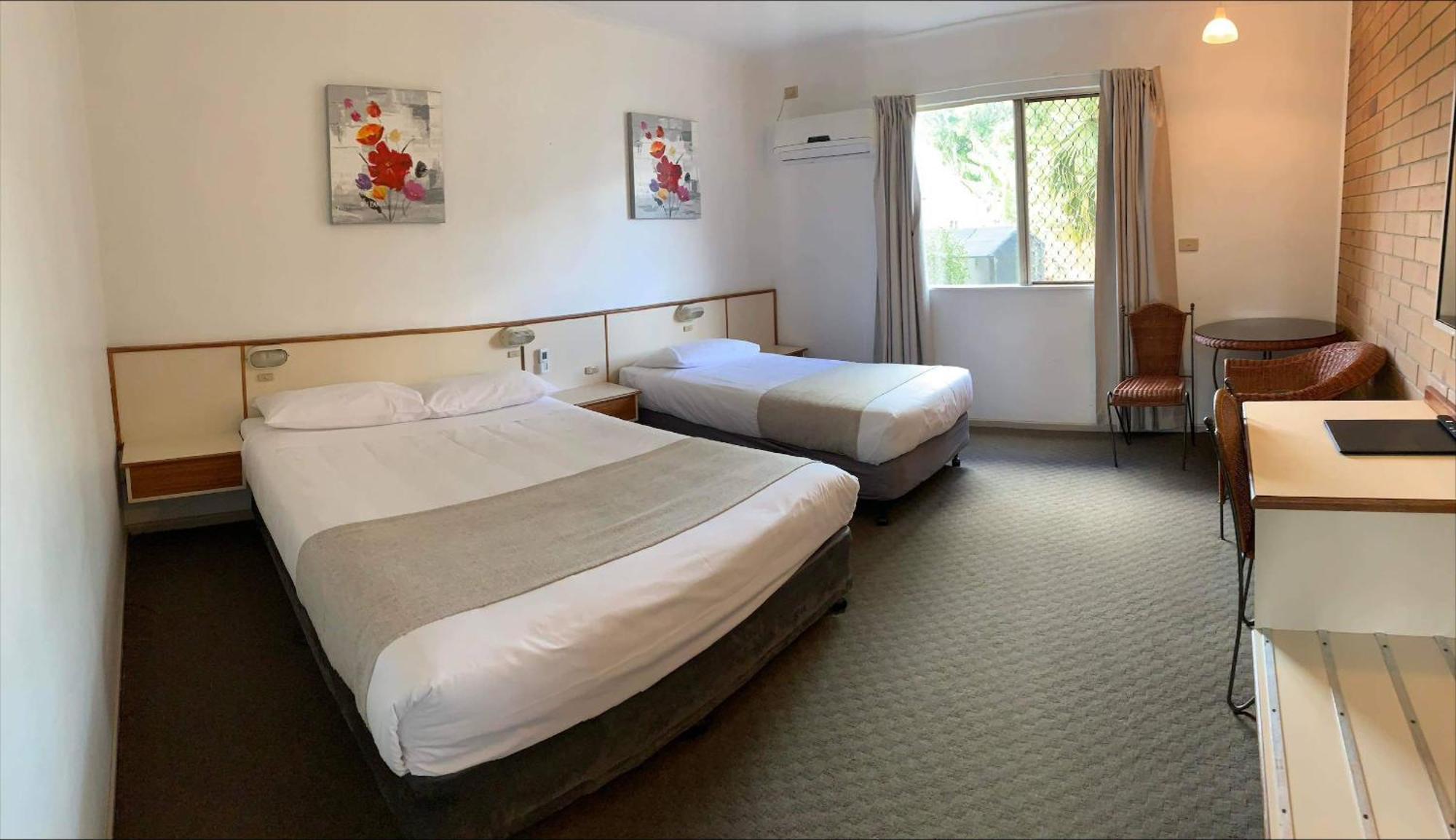 Wild Scotsman Motor Inn Gin Gin Qld Eksteriør bilde