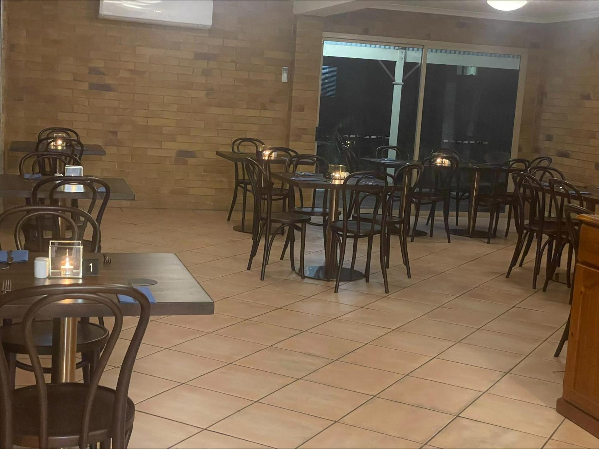 Wild Scotsman Motor Inn Gin Gin Qld Eksteriør bilde