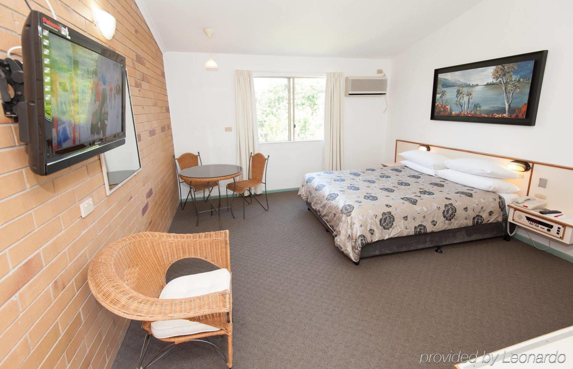 Wild Scotsman Motor Inn Gin Gin Qld Eksteriør bilde